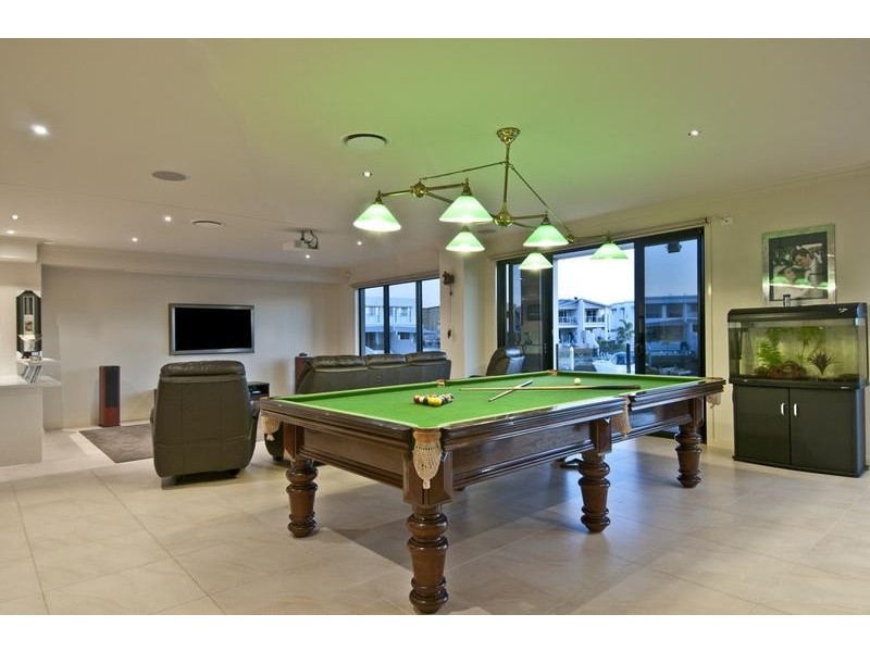 37 South Quay Drive, Biggera Waters QLD 4216