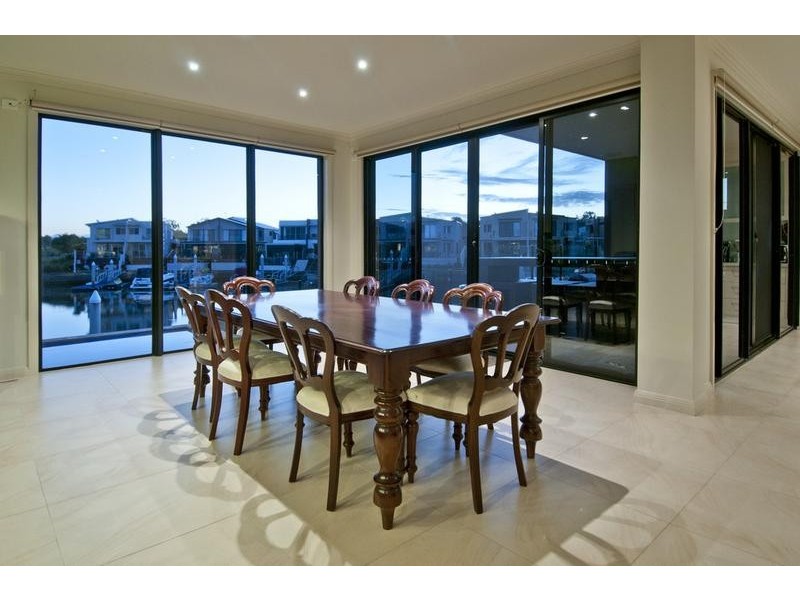 37 South Quay Drive, Biggera Waters QLD 4216