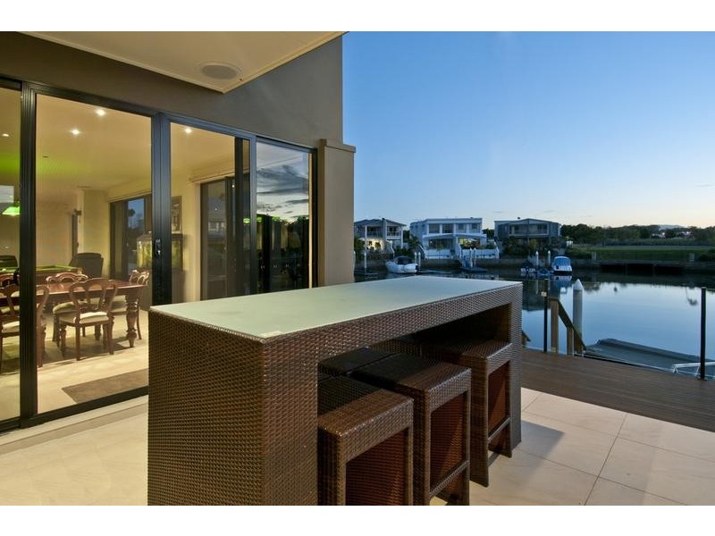 37 South Quay Drive, Biggera Waters QLD 4216