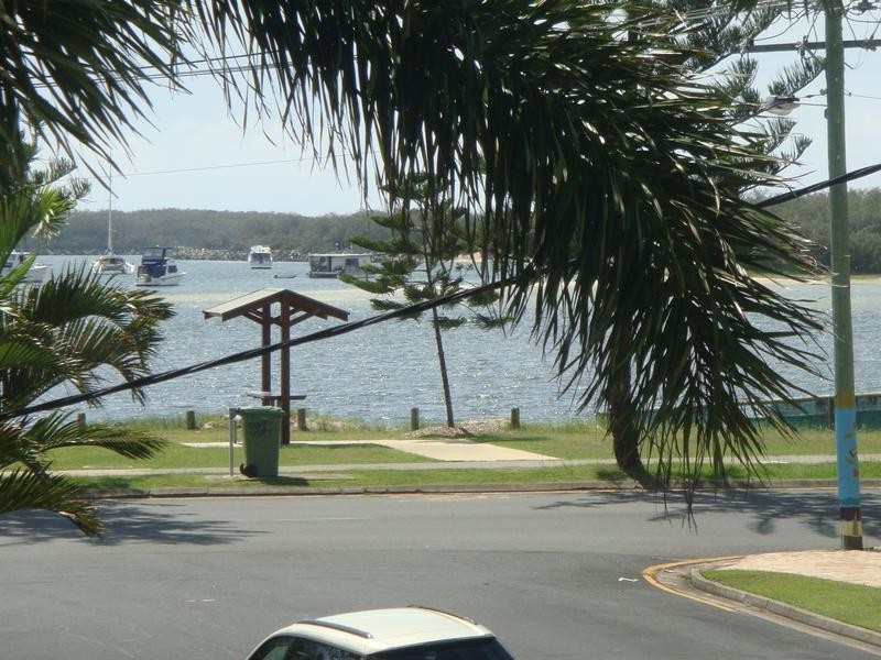 1/5 Taylor St, Biggera Waters QLD 4216