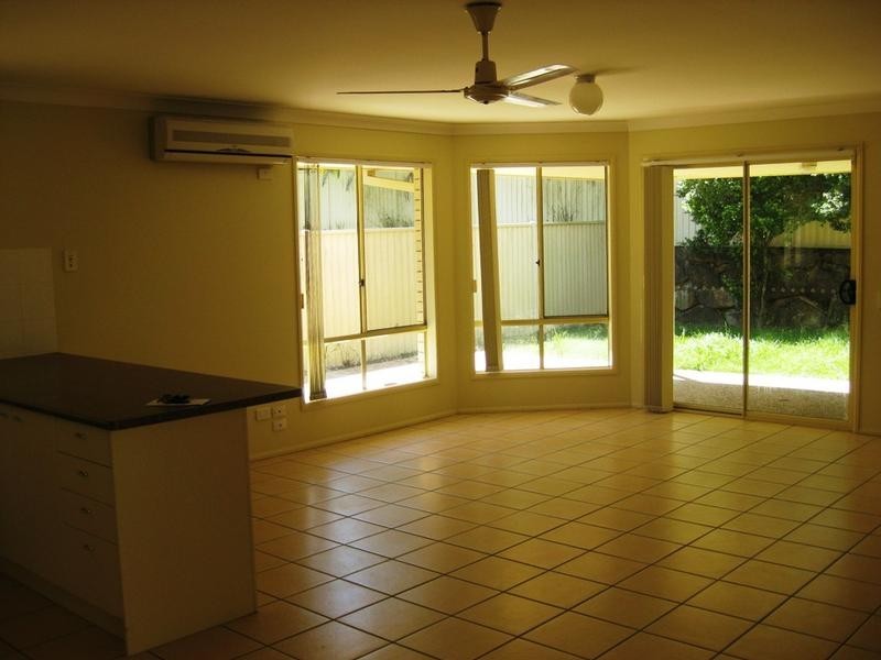 91 Tiger Dr, Arundel QLD 4214