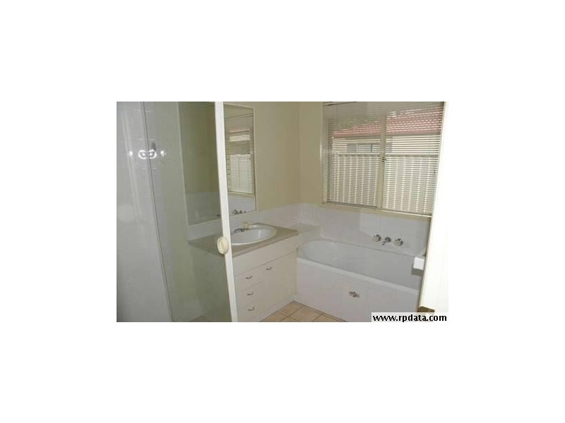 91 Tiger Dr, Arundel QLD 4214