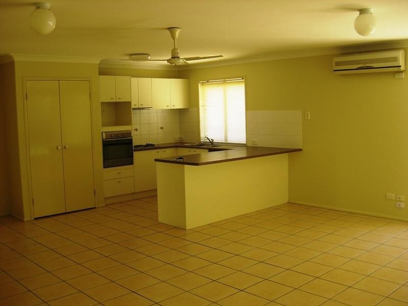 91 Tiger Dr, Arundel QLD 4214