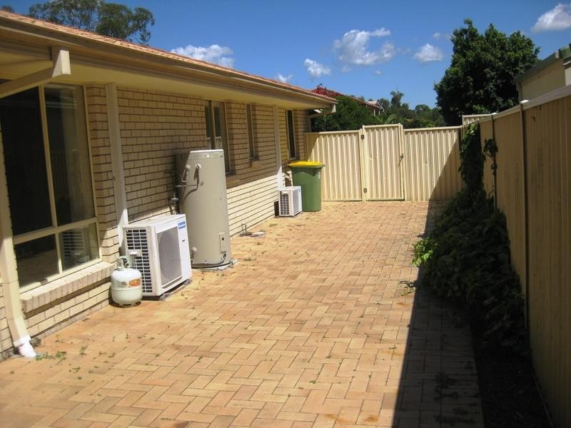 91 Tiger Dr, Arundel QLD 4214