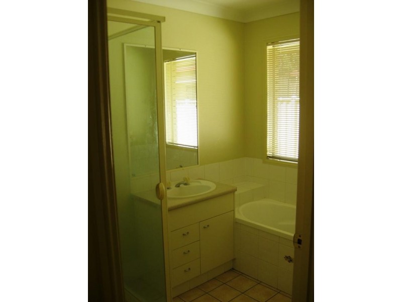 91 Tiger Dr, Arundel QLD 4214