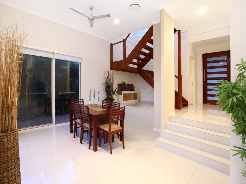 2/179 Lae Drive, Runaway Bay QLD 4216