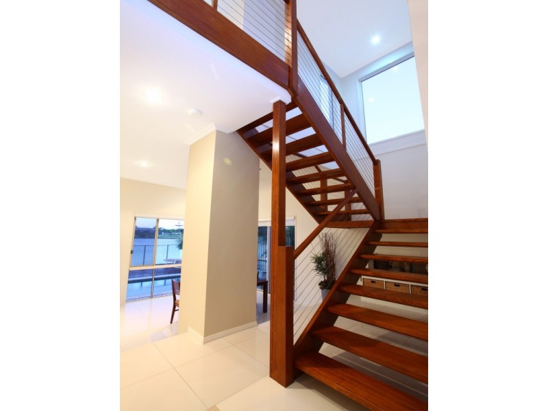 2/179 Lae Drive, Runaway Bay QLD 4216