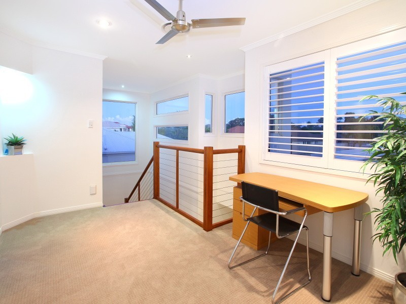 2/179 Lae Drive, Runaway Bay QLD 4216