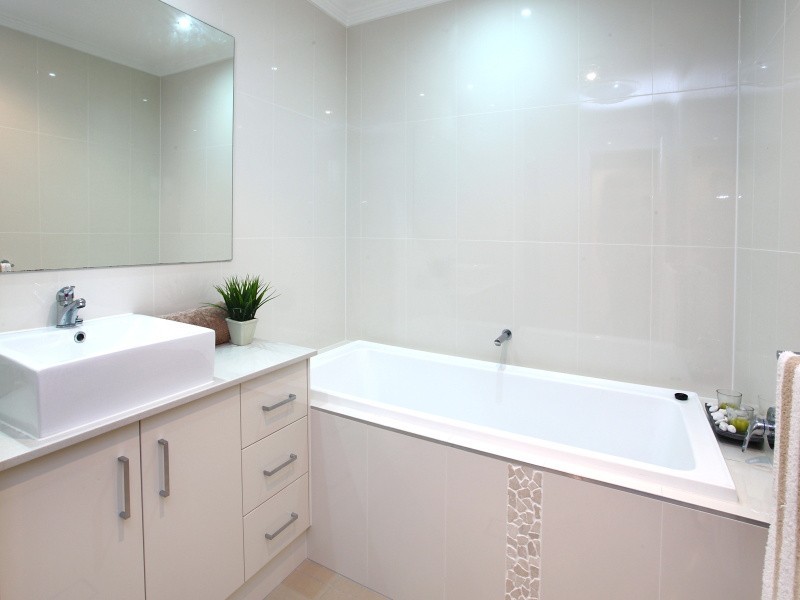 2/179 Lae Drive, Runaway Bay QLD 4216