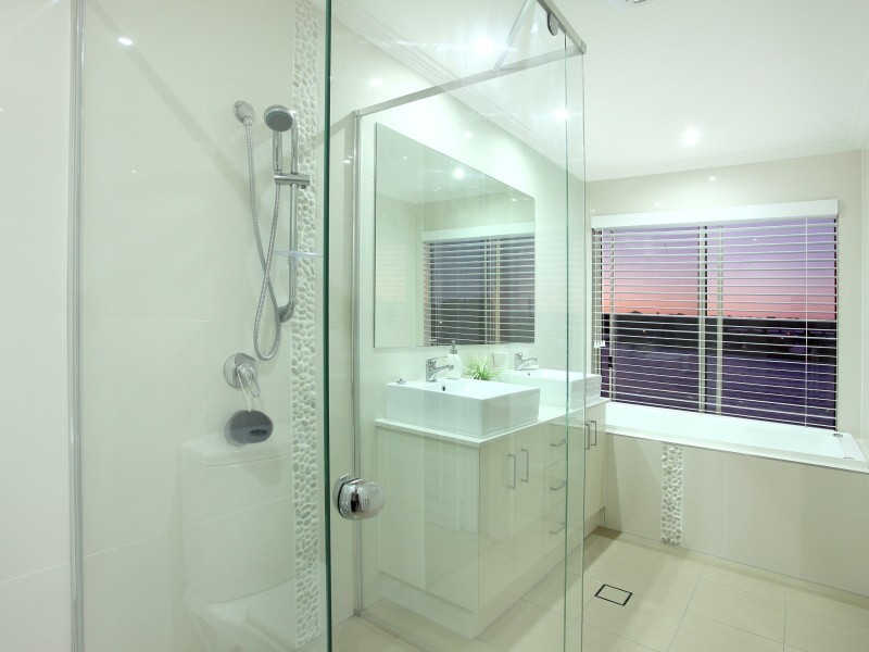 2/179 Lae Drive, Runaway Bay QLD 4216