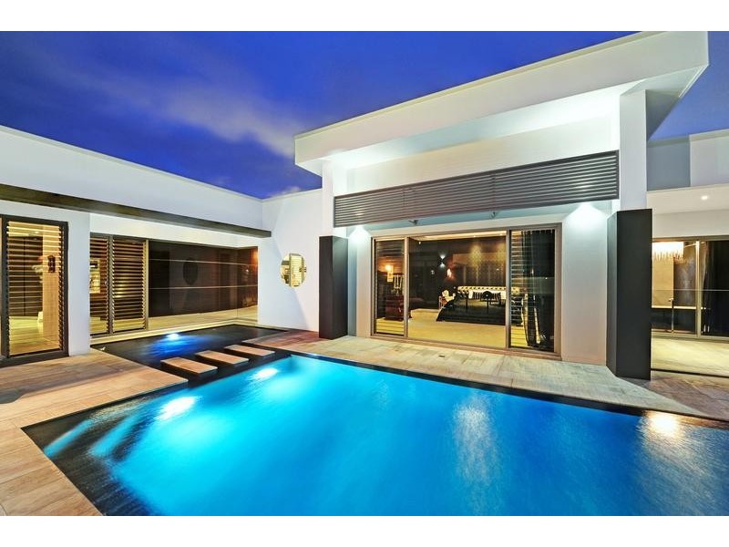 Sovereign Islands QLD 4216