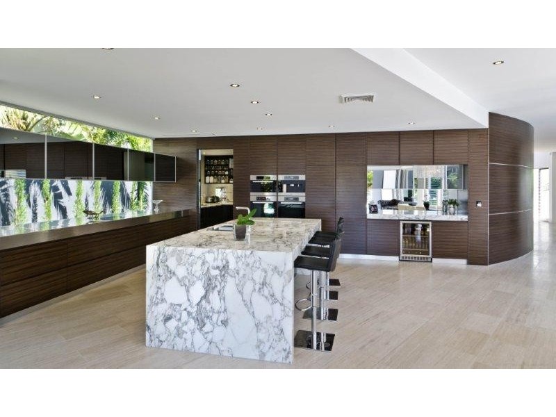 Sovereign Islands QLD 4216