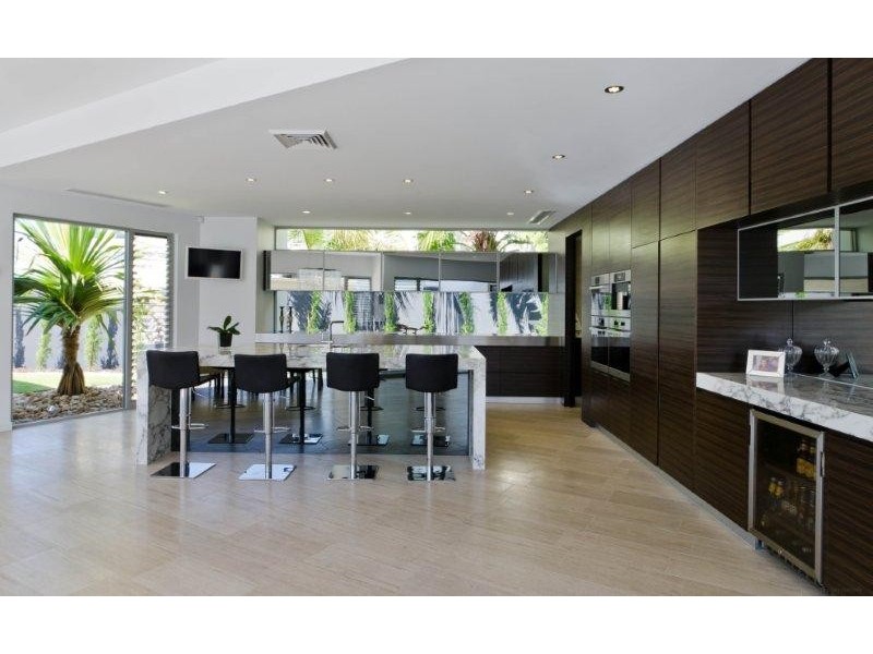 Sovereign Islands QLD 4216