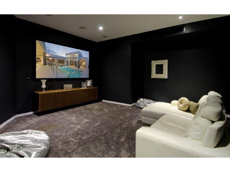 Sovereign Islands QLD 4216