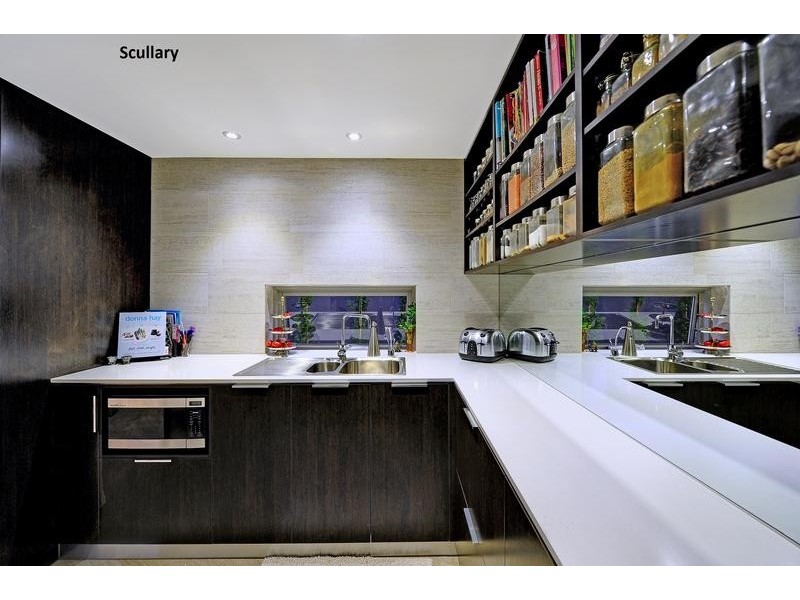 Sovereign Islands QLD 4216