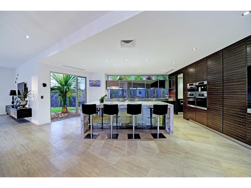 Sovereign Islands QLD 4216