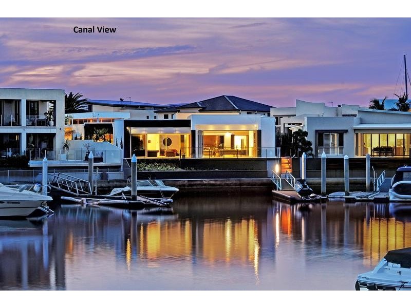 Sovereign Islands QLD 4216