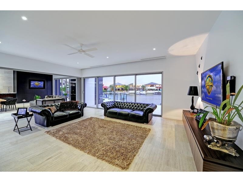 Sovereign Islands QLD 4216