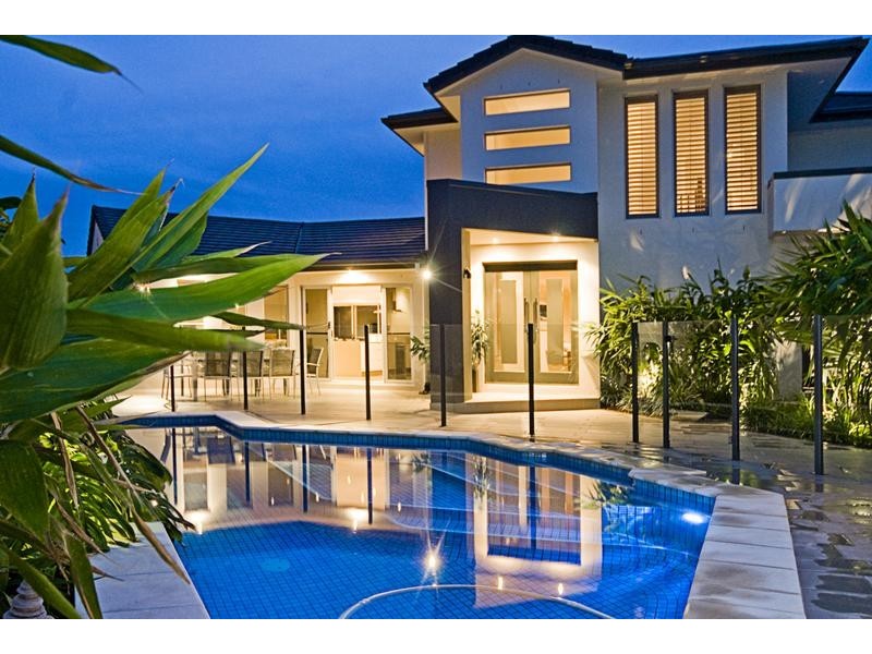 62 Midnight Ct, Runaway Bay QLD 4216