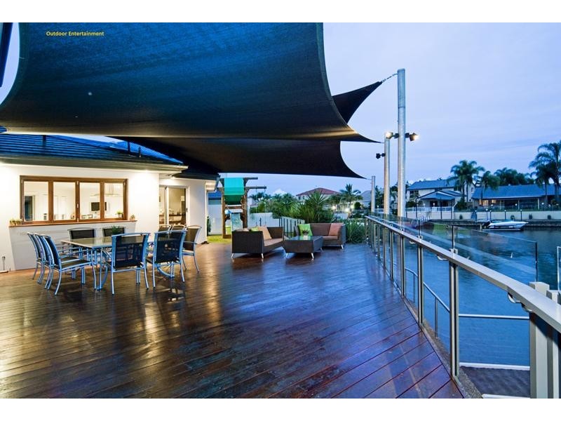 62 Midnight Ct, Runaway Bay QLD 4216