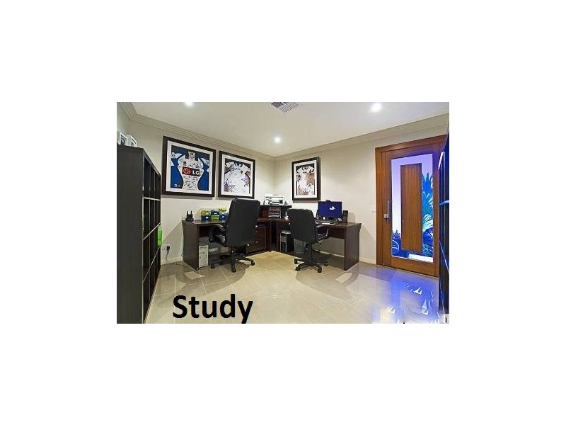 62 Midnight Ct, Runaway Bay QLD 4216