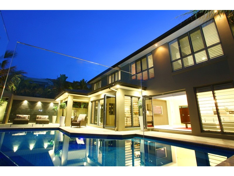8 Kensington Mews, Sovereign Islands QLD 4216