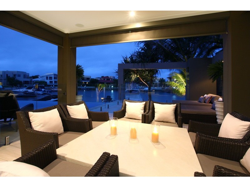 8 Kensington Mews, Sovereign Islands QLD 4216