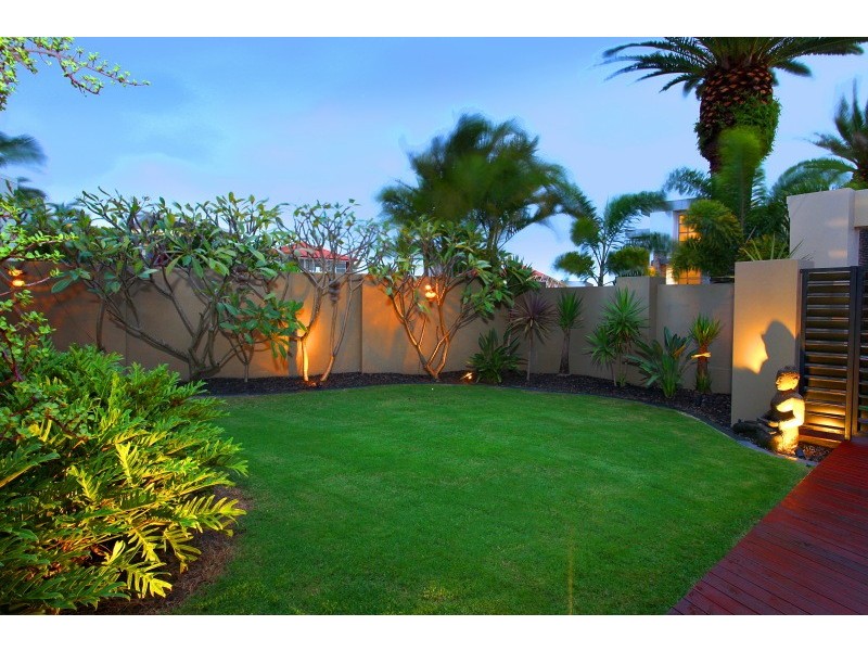 8 Kensington Mews, Sovereign Islands QLD 4216