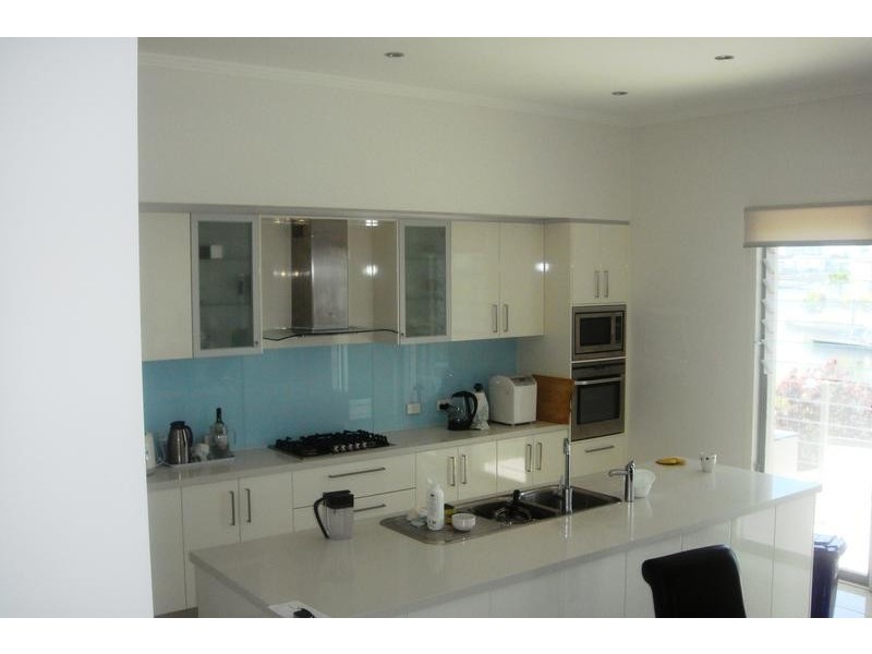 75 Compass Dr, Biggera Waters QLD 4216