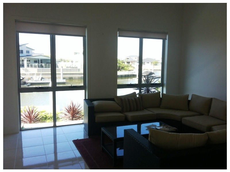 75 Compass Dr, Biggera Waters QLD 4216