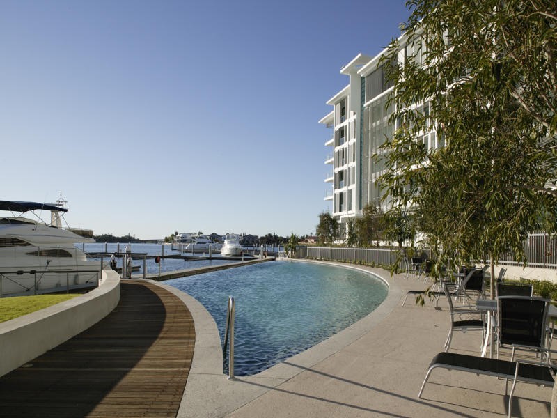 30 Ephraim Island Pde, Paradise Point QLD 4216