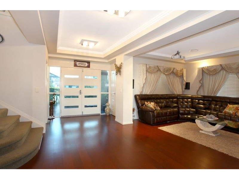 3 Temple Island Dr, Oxenford QLD 4210