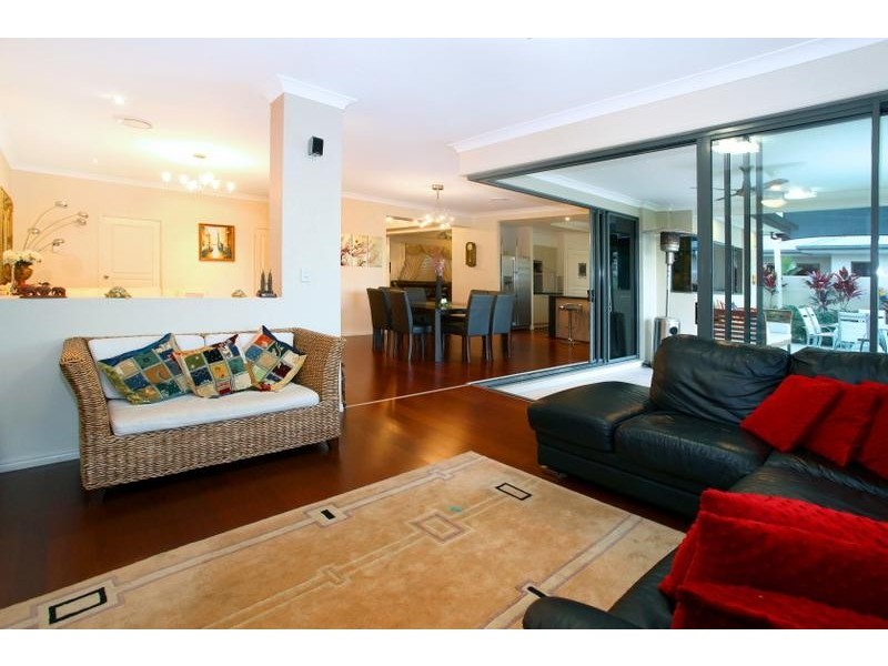 3 Temple Island Dr, Oxenford QLD 4210