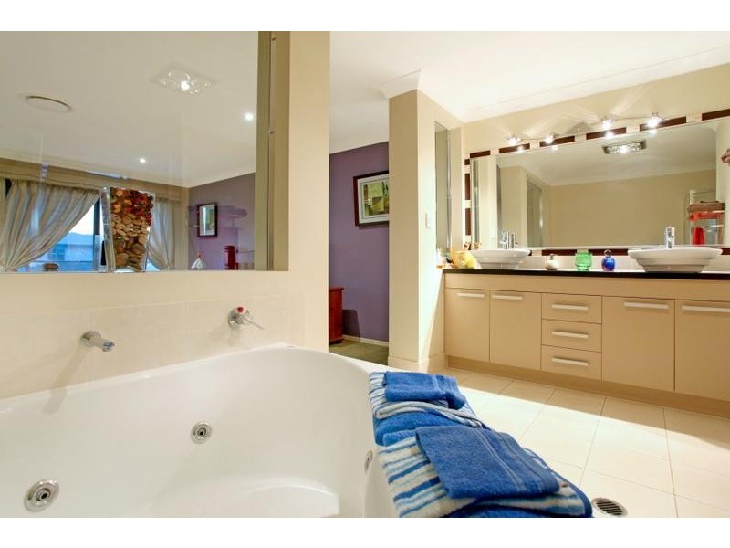 3 Temple Island Dr, Oxenford QLD 4210