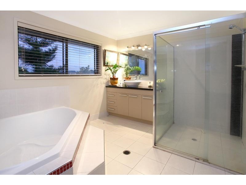 3 Temple Island Dr, Oxenford QLD 4210