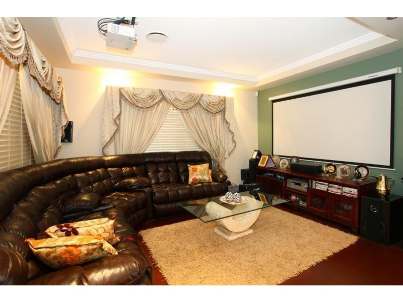 3 Temple Island Dr, Oxenford QLD 4210