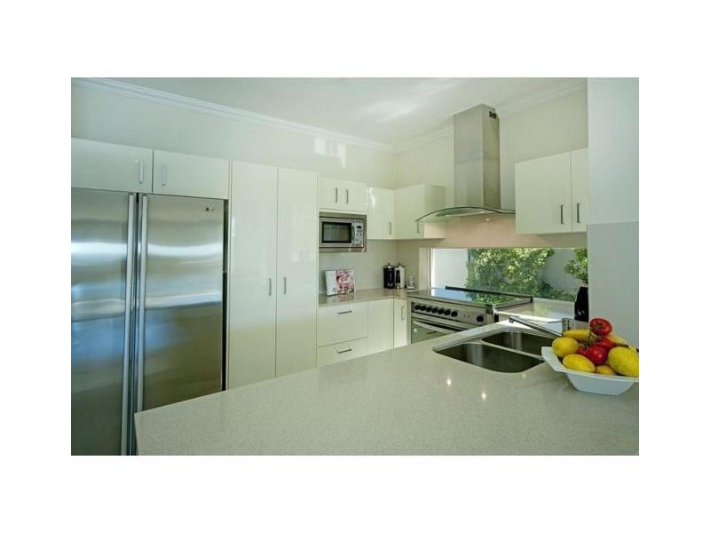 1/25 Compass Dr, Biggera Waters QLD 4216