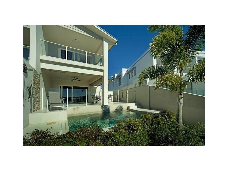 1/25 Compass Dr, Biggera Waters QLD 4216
