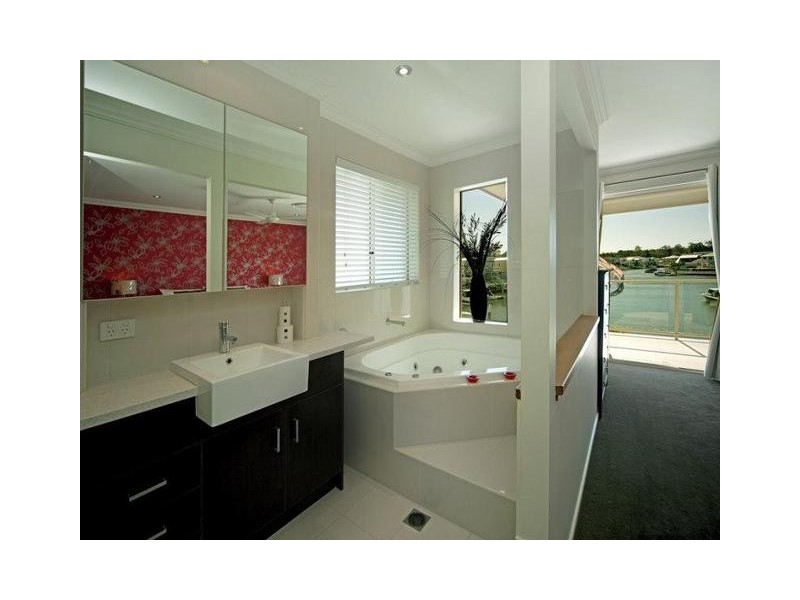 1/25 Compass Dr, Biggera Waters QLD 4216