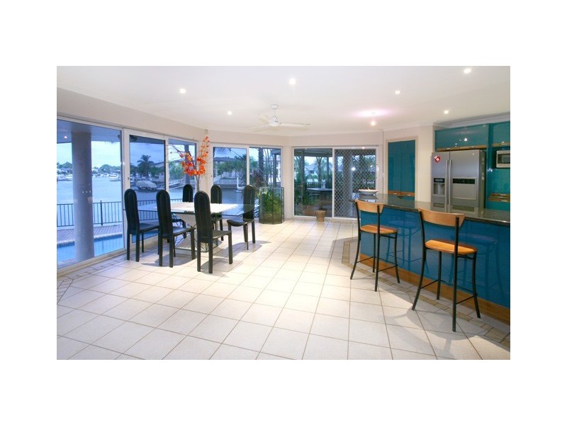 422 Oxley Drive, Runaway Bay QLD 4216