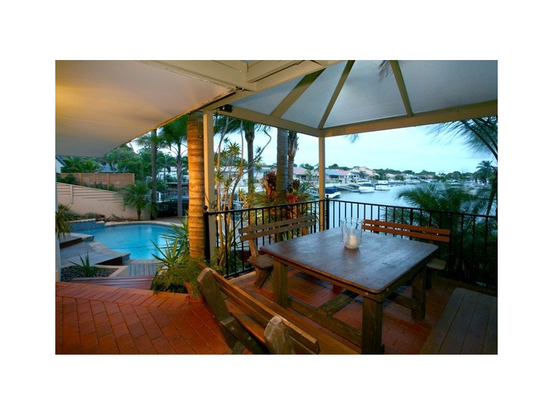 422 Oxley Drive, Runaway Bay QLD 4216