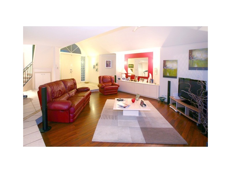 422 Oxley Drive, Runaway Bay QLD 4216