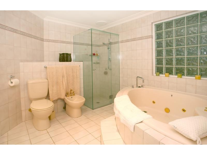 422 Oxley Drive, Runaway Bay QLD 4216