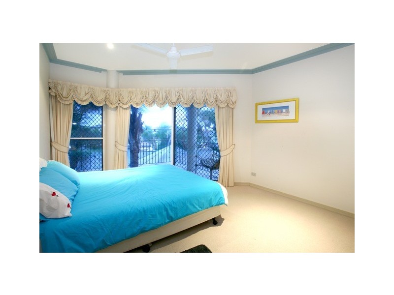 422 Oxley Drive, Runaway Bay QLD 4216