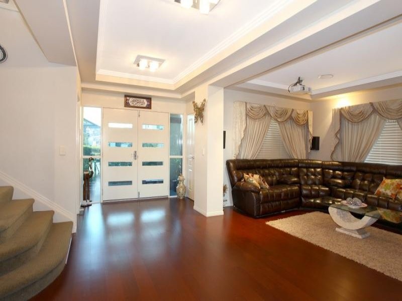 3 Temple Island Dr, Oxenford QLD 4210