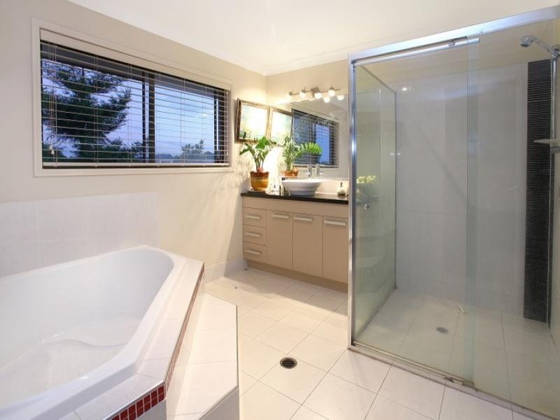 3 Temple Island Dr, Oxenford QLD 4210