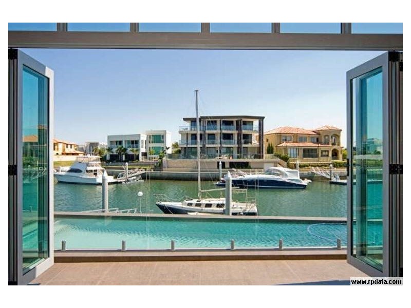 Sovereign Islands QLD 4216