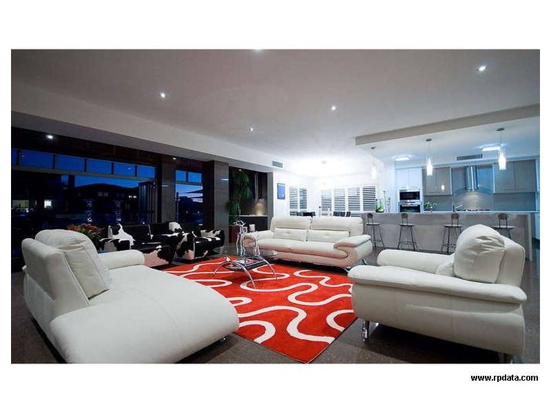 Sovereign Islands QLD 4216