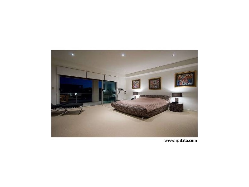 Sovereign Islands QLD 4216