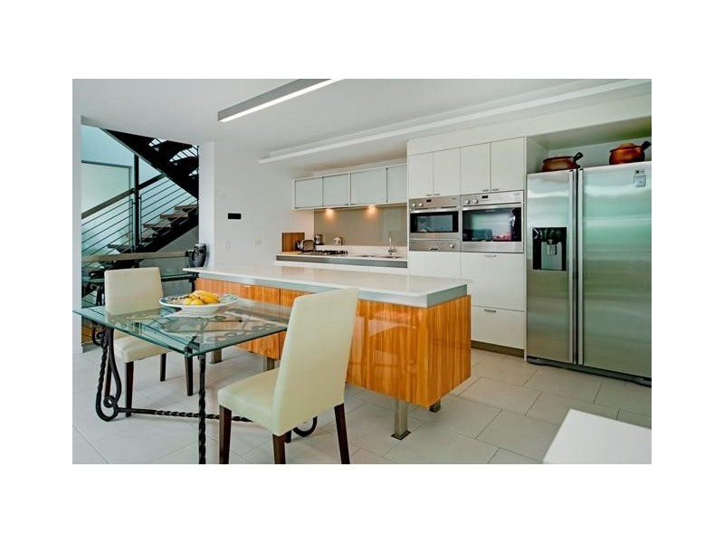 Paradise Point QLD 4216